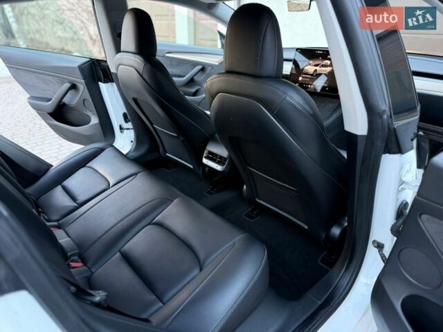 Белый Тесла Модель 3, объемом двигателя 0 л и пробегом 34 тыс. км за 18900 $, фото 35 на Automoto.ua