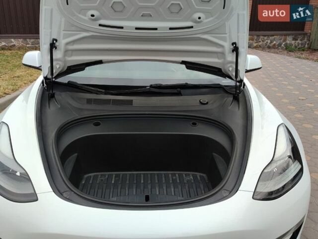 Белый Тесла Модель 3, объемом двигателя 0 л и пробегом 67 тыс. км за 19400 $, фото 26 на Automoto.ua