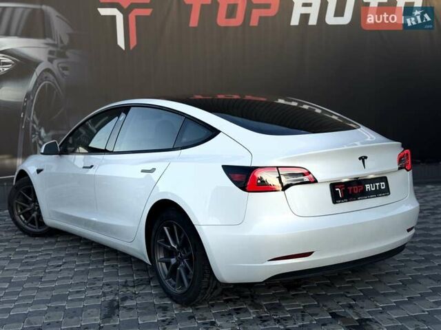 Білий Тесла Модель 3, об'ємом двигуна 0 л та пробігом 67 тис. км за 19999 $, фото 21 на Automoto.ua