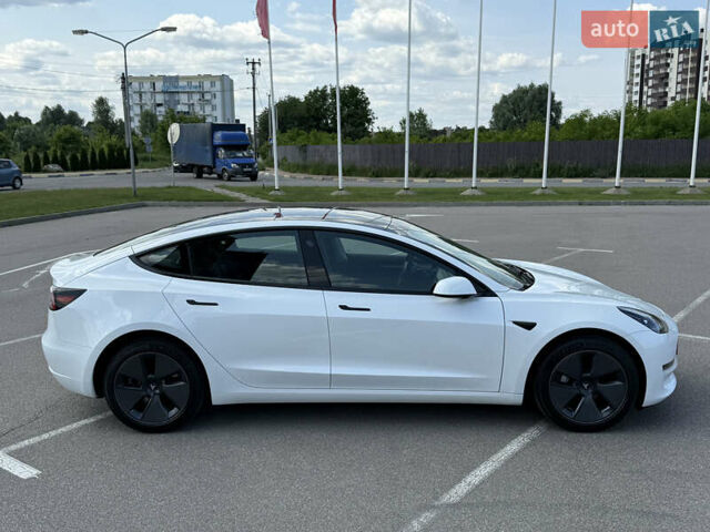 Белый Тесла Модель 3, объемом двигателя 0 л и пробегом 39 тыс. км за 25500 $, фото 9 на Automoto.ua