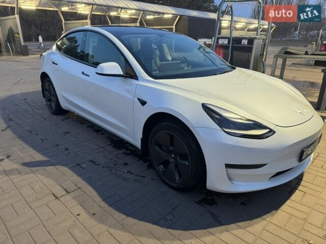 Белый Тесла Модель 3, объемом двигателя 0 л и пробегом 50 тыс. км за 20700 $, фото 4 на Automoto.ua