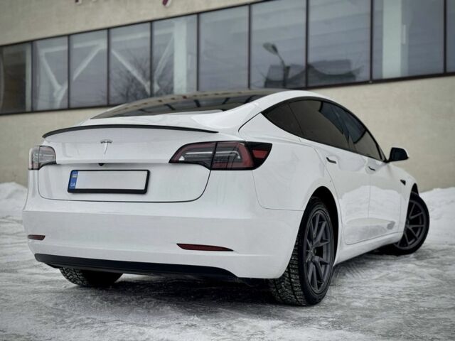 Белый Тесла Модель 3, объемом двигателя 0 л и пробегом 34 тыс. км за 22700 $, фото 3 на Automoto.ua