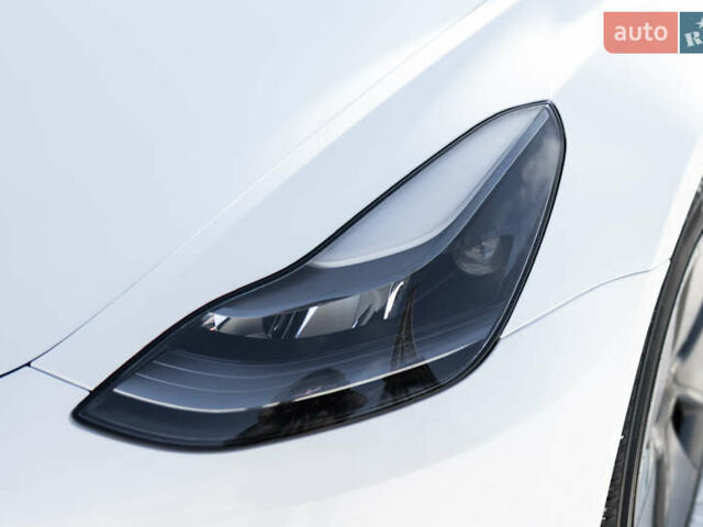 Білий Тесла Модель 3, об'ємом двигуна 0 л та пробігом 57 тис. км за 21300 $, фото 15 на Automoto.ua