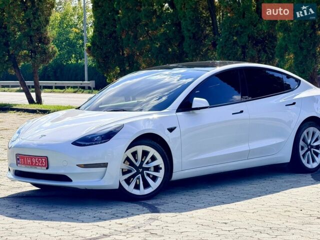 Білий Тесла Модель 3, об'ємом двигуна 0 л та пробігом 208 тис. км за 17800 $, фото 2 на Automoto.ua