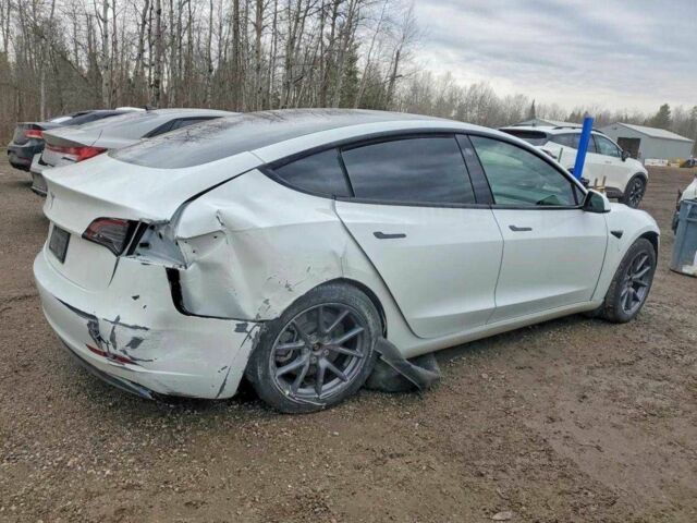 Білий Тесла Модель 3, об'ємом двигуна 0 л та пробігом 63 тис. км за 15527 $, фото 1 на Automoto.ua