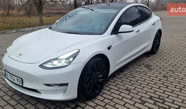 Белый Тесла Модель 3, объемом двигателя 0 л и пробегом 6 тыс. км за 30200 $, фото 7 на Automoto.ua