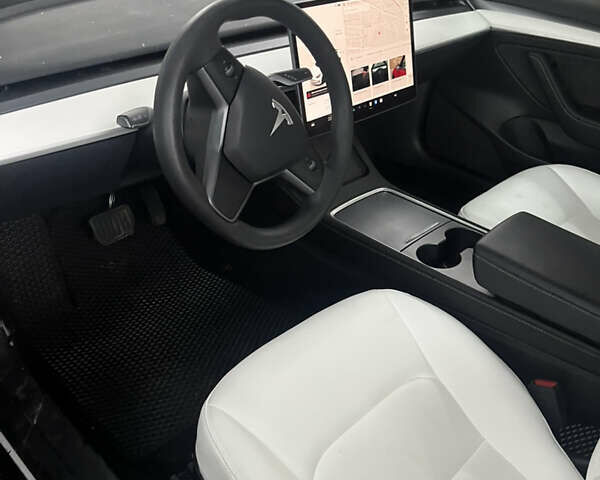 Белый Тесла Модель 3, объемом двигателя 0 л и пробегом 41 тыс. км за 22000 $, фото 3 на Automoto.ua