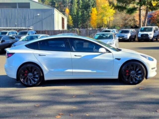 Белый Тесла Модель 3, объемом двигателя 0 л и пробегом 22 тыс. км за 16500 $, фото 4 на Automoto.ua