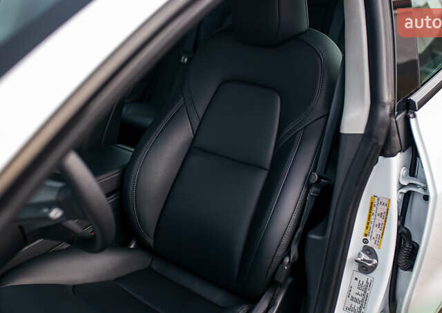 Белый Тесла Модель 3, объемом двигателя 0 л и пробегом 5 тыс. км за 27500 $, фото 52 на Automoto.ua