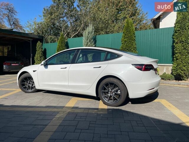 Белый Тесла Модель 3, объемом двигателя 0 л и пробегом 83 тыс. км за 20799 $, фото 1 на Automoto.ua