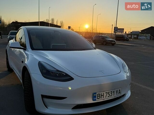 Белый Тесла Модель 3, объемом двигателя 0 л и пробегом 70 тыс. км за 20200 $, фото 9 на Automoto.ua
