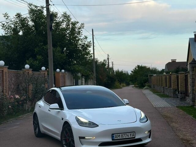 Білий Тесла Модель 3, об'ємом двигуна 0 л та пробігом 49 тис. км за 23450 $, фото 1 на Automoto.ua