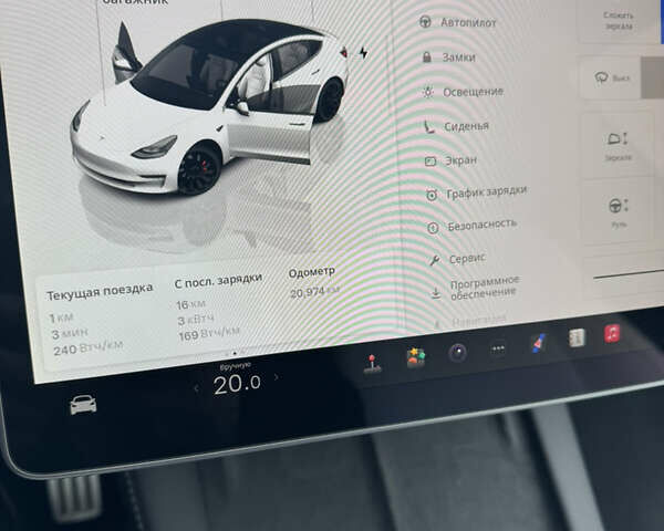 Белый Тесла Модель 3, объемом двигателя 0 л и пробегом 28 тыс. км за 28900 $, фото 16 на Automoto.ua