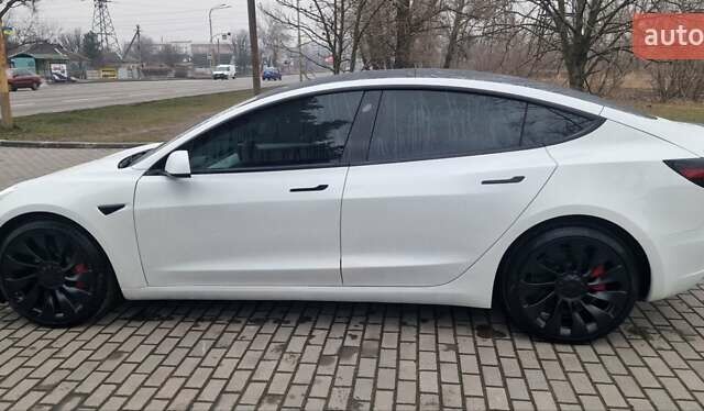 Белый Тесла Модель 3, объемом двигателя 0 л и пробегом 6 тыс. км за 30200 $, фото 6 на Automoto.ua