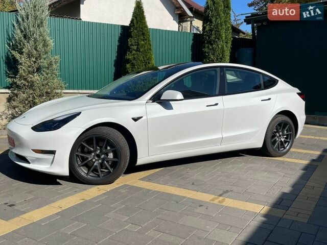 Белый Тесла Модель 3, объемом двигателя 0 л и пробегом 83 тыс. км за 20799 $, фото 8 на Automoto.ua