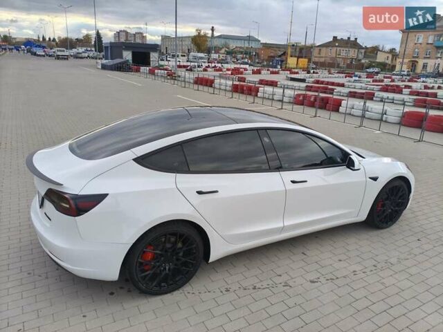 Белый Тесла Модель 3, объемом двигателя 0 л и пробегом 46 тыс. км за 24300 $, фото 7 на Automoto.ua