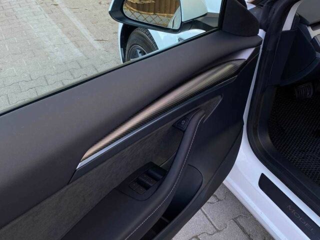 Белый Тесла Модель 3, объемом двигателя 0 л и пробегом 47 тыс. км за 18400 $, фото 4 на Automoto.ua