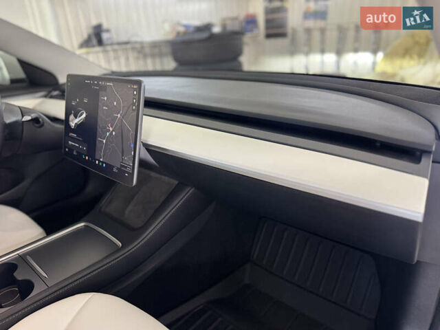 Белый Тесла Модель 3, объемом двигателя 0 л и пробегом 34 тыс. км за 24900 $, фото 10 на Automoto.ua