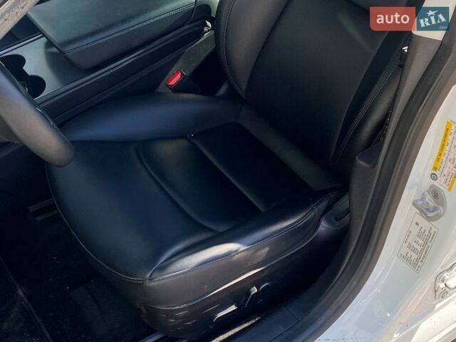 Белый Тесла Модель 3, объемом двигателя 0 л и пробегом 33 тыс. км за 22000 $, фото 12 на Automoto.ua