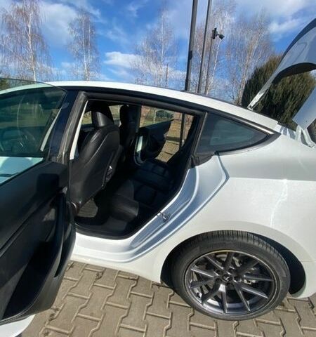 Белый Тесла Модель 3, объемом двигателя 0 л и пробегом 86 тыс. км за 17500 $, фото 33 на Automoto.ua