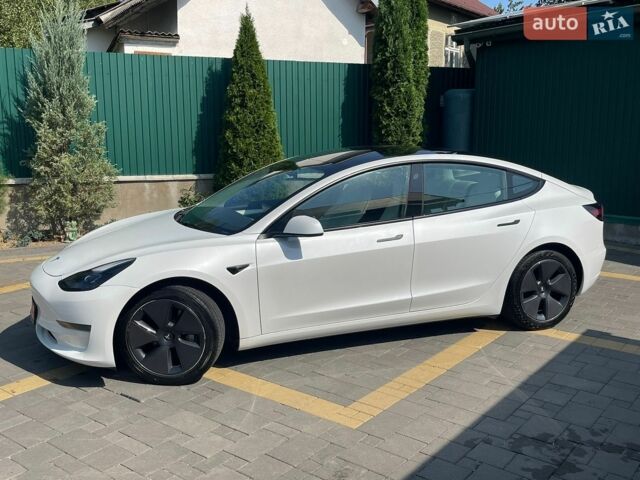 Білий Тесла Модель 3, об'ємом двигуна 0 л та пробігом 57 тис. км за 19499 $, фото 13 на Automoto.ua