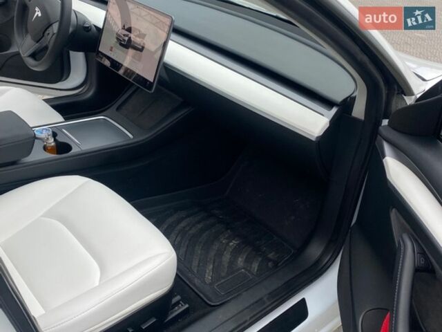 Белый Тесла Модель 3, объемом двигателя 0 л и пробегом 31 тыс. км за 19800 $, фото 10 на Automoto.ua