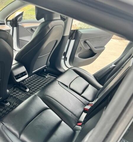 Белый Тесла Модель 3, объемом двигателя 0 л и пробегом 23 тыс. км за 21500 $, фото 4 на Automoto.ua