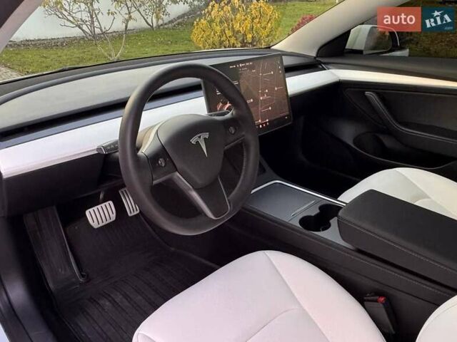 Белый Тесла Модель 3, объемом двигателя 0 л и пробегом 48 тыс. км за 23000 $, фото 17 на Automoto.ua