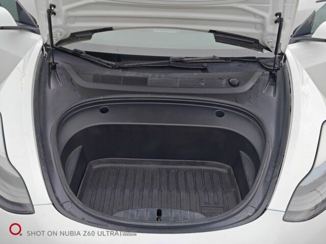 Белый Тесла Модель 3, объемом двигателя 0 л и пробегом 74 тыс. км за 412 $, фото 6 на Automoto.ua