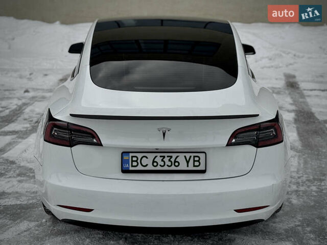 Белый Тесла Модель 3, объемом двигателя 0 л и пробегом 30 тыс. км за 23500 $, фото 24 на Automoto.ua