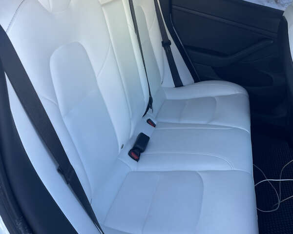 Білий Тесла Модель 3, об'ємом двигуна 0 л та пробігом 78 тис. км за 26200 $, фото 20 на Automoto.ua