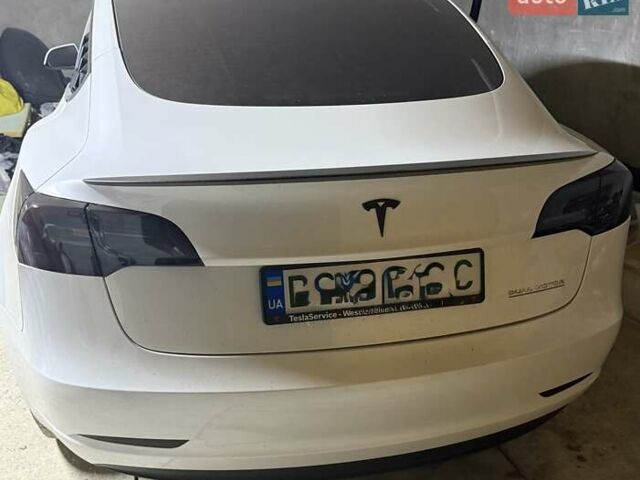 Белый Тесла Модель 3, объемом двигателя 0 л и пробегом 26 тыс. км за 27200 $, фото 6 на Automoto.ua