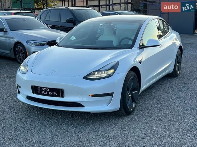 Білий Тесла Модель 3, об'ємом двигуна 0 л та пробігом 5 тис. км за 23888 $, фото 4 на Automoto.ua