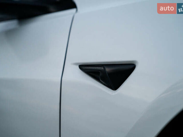 Белый Тесла Модель 3, объемом двигателя 0 л и пробегом 53 тыс. км за 27500 $, фото 12 на Automoto.ua