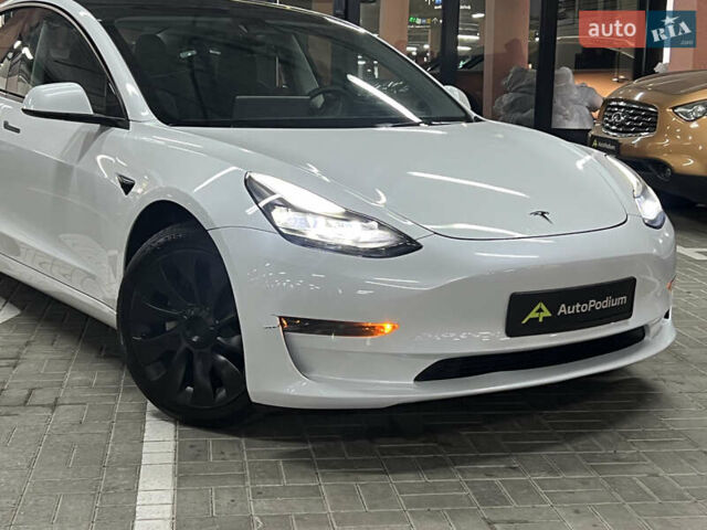 Белый Тесла Модель 3, объемом двигателя 0 л и пробегом 5 тыс. км за 23900 $, фото 2 на Automoto.ua