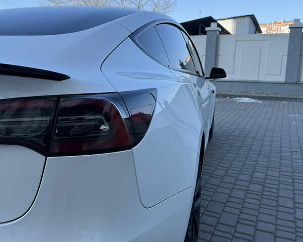 Білий Тесла Модель 3, об'ємом двигуна 0 л та пробігом 20 тис. км за 20900 $, фото 18 на Automoto.ua