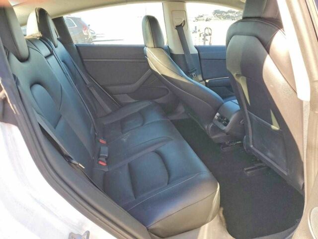 Білий Тесла Модель 3, об'ємом двигуна 0 л та пробігом 33 тис. км за 5000 $, фото 9 на Automoto.ua