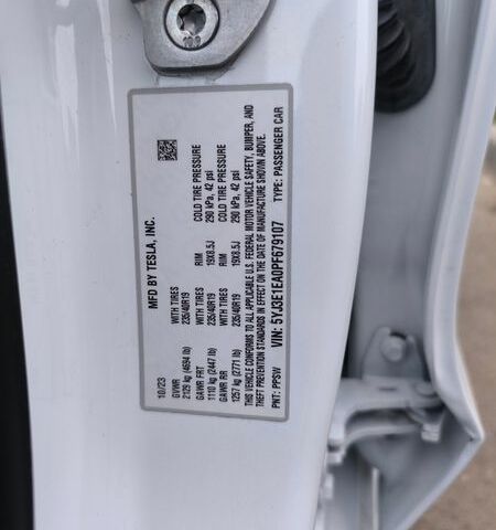 Білий Тесла Модель 3, об'ємом двигуна 0 л та пробігом 31 тис. км за 16800 $, фото 22 на Automoto.ua