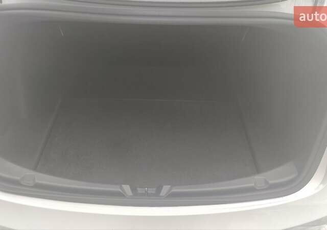 Белый Тесла Модель 3, объемом двигателя 0 л и пробегом 56 тыс. км за 18800 $, фото 15 на Automoto.ua