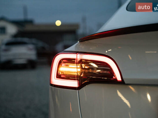 Белый Тесла Модель 3, объемом двигателя 0 л и пробегом 53 тыс. км за 27500 $, фото 6 на Automoto.ua