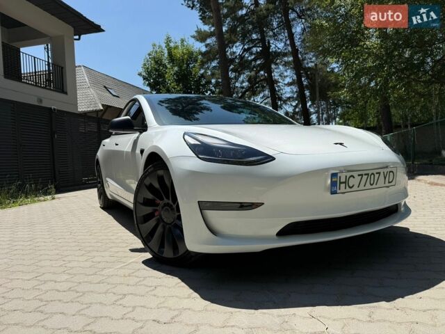 Білий Тесла Модель 3, об'ємом двигуна 0 л та пробігом 70 тис. км за 24999 $, фото 1 на Automoto.ua
