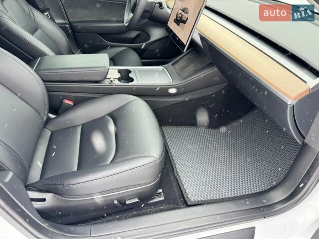 Белый Тесла Модель 3, объемом двигателя 0 л и пробегом 35 тыс. км за 21000 $, фото 23 на Automoto.ua