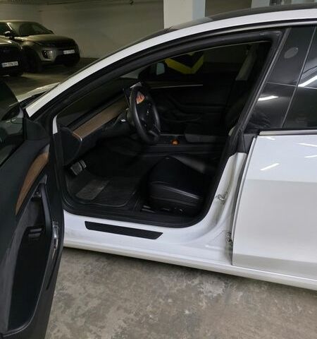 Белый Тесла Модель 3, объемом двигателя 0 л и пробегом 44 тыс. км за 21700 $, фото 1 на Automoto.ua