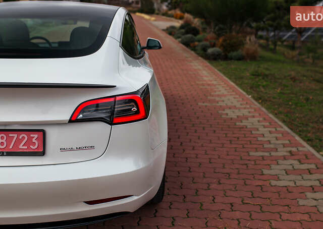 Белый Тесла Модель 3, объемом двигателя 0 л и пробегом 5 тыс. км за 27500 $, фото 20 на Automoto.ua