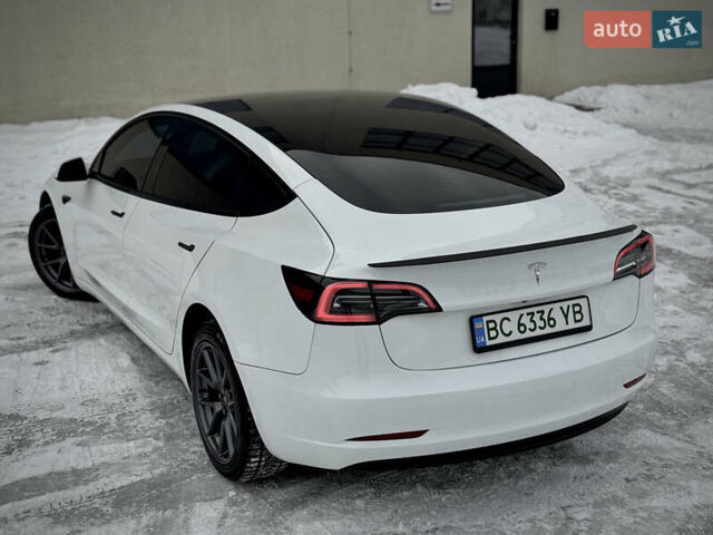 Белый Тесла Модель 3, объемом двигателя 0 л и пробегом 30 тыс. км за 23500 $, фото 17 на Automoto.ua