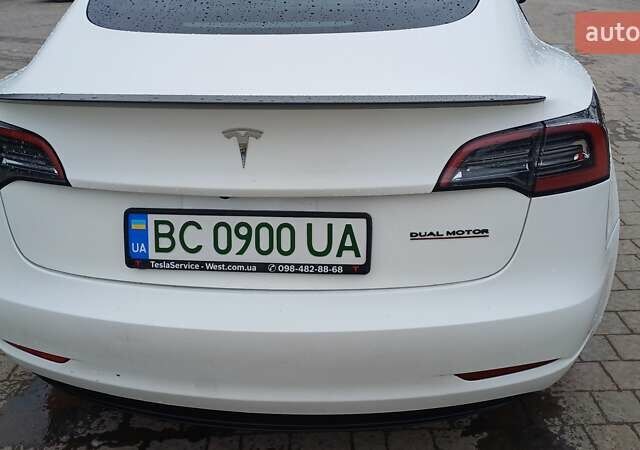 Белый Тесла Модель 3, объемом двигателя 0 л и пробегом 41 тыс. км за 26900 $, фото 1 на Automoto.ua