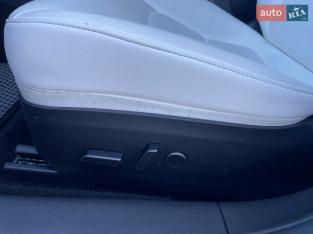 Білий Тесла Модель 3, об'ємом двигуна 0 л та пробігом 78 тис. км за 26200 $, фото 19 на Automoto.ua