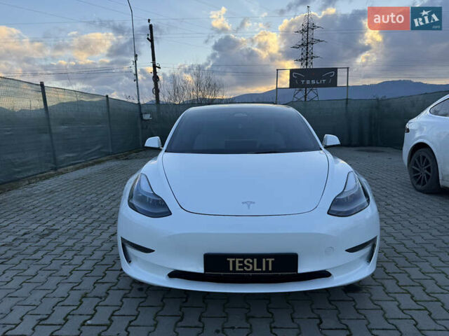 Білий Тесла Модель 3, об'ємом двигуна 0 л та пробігом 42 тис. км за 25500 $, фото 4 на Automoto.ua