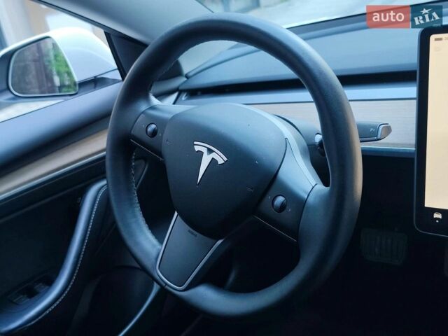 Білий Тесла Модель 3, об'ємом двигуна 0 л та пробігом 60 тис. км за 18000 $, фото 14 на Automoto.ua