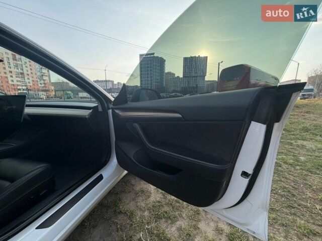 Белый Тесла Модель 3, объемом двигателя 0 л и пробегом 24 тыс. км за 21500 $, фото 9 на Automoto.ua